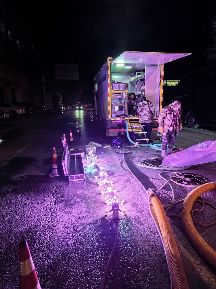 江岸管道非开挖修复