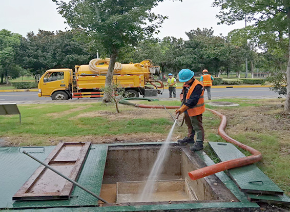 江岸化油池清理